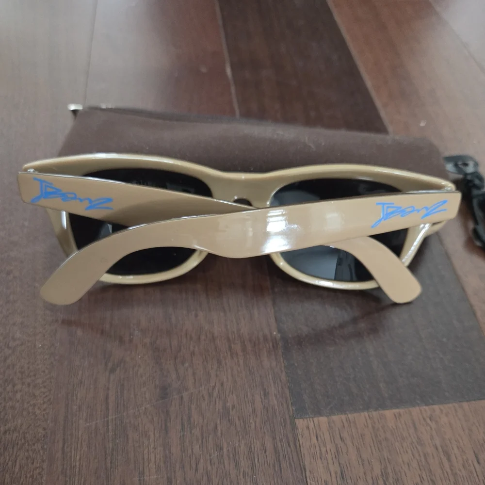 BanZ Kids Sunglasses in Dual Color With Case
